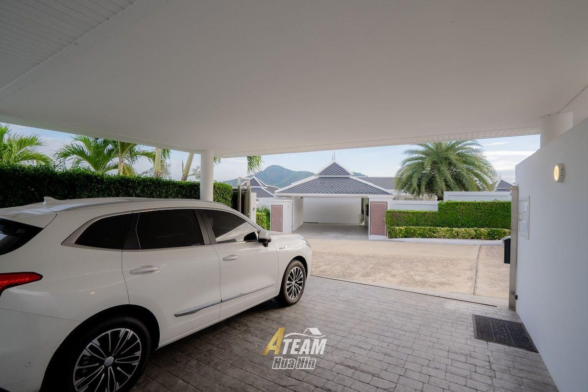 Villa de luxe avec piscine et 3 chambres à vendre à Falcon Hill, Soi 102