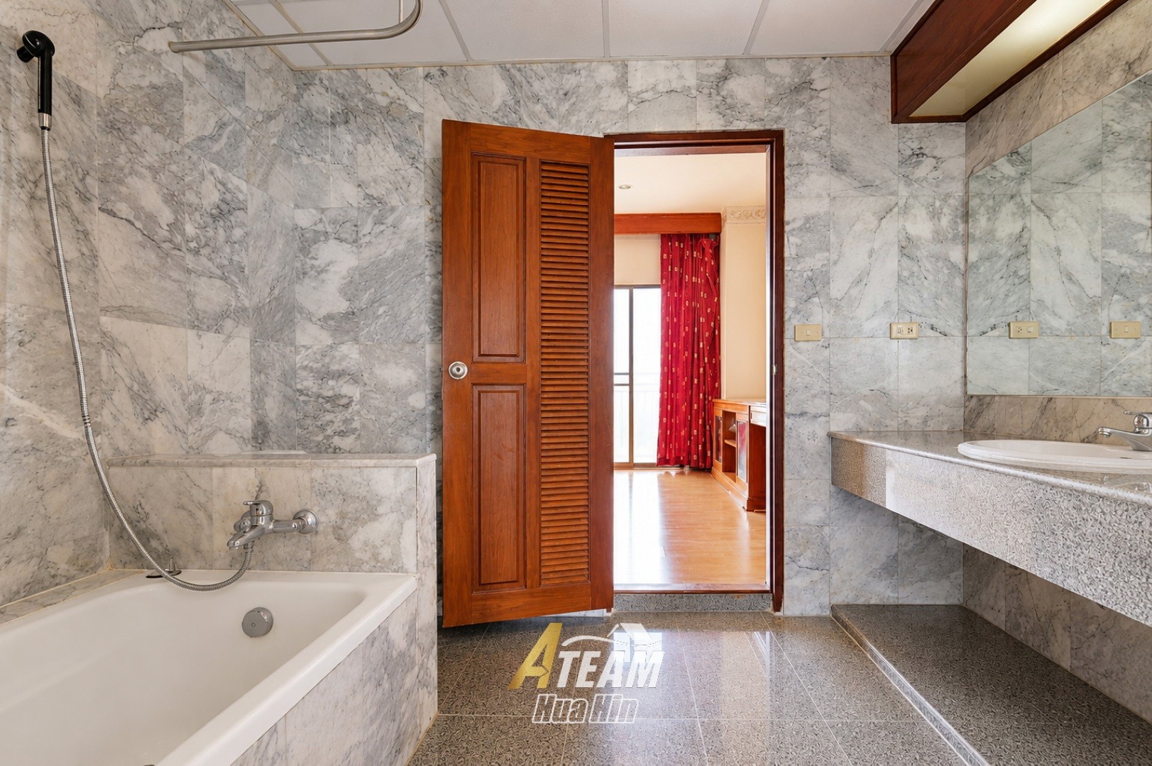 Penthouse de 4 chambres à vendre au Cha-Am Grand Condotel