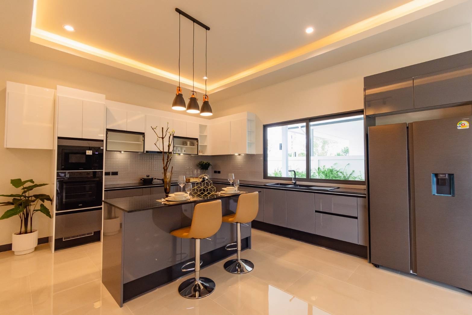 Villa privée avec piscine, 3 chambres et 3 salles de bains, au design élégant