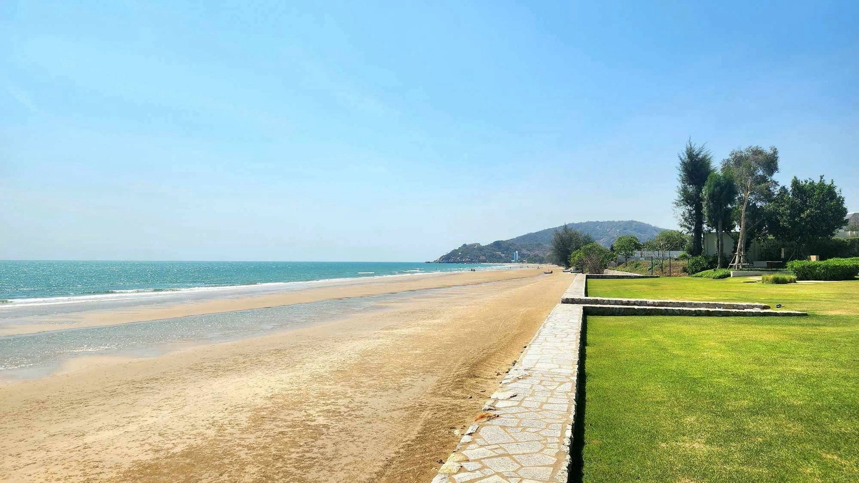 Condo de luxe de 3 chambres en bord de mer à vendre à Wan Vayla Hua Hin, Khao Tao