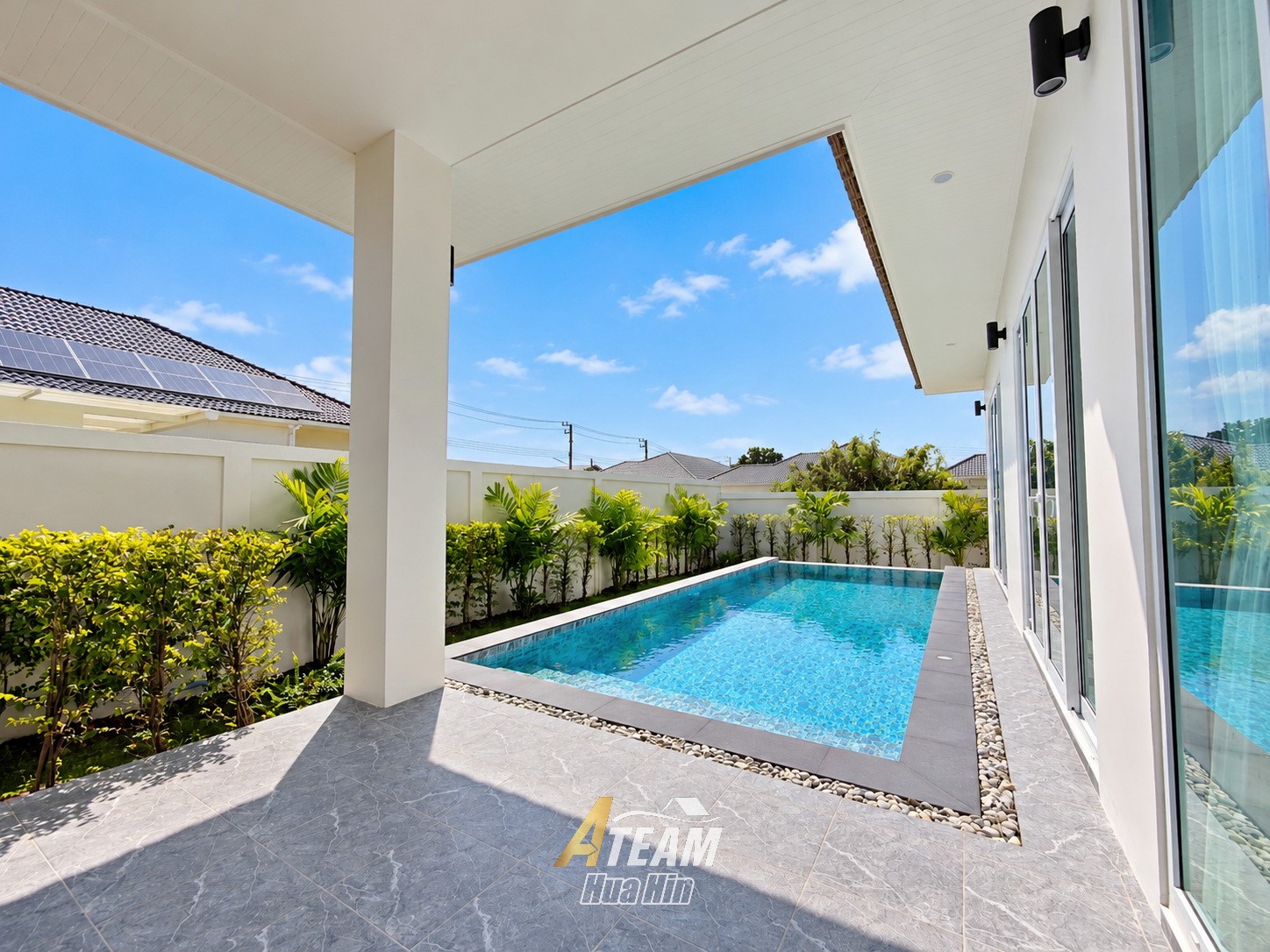 Villa neuve de 3 chambres avec piscine à vendre à Hua Hin Soi 88