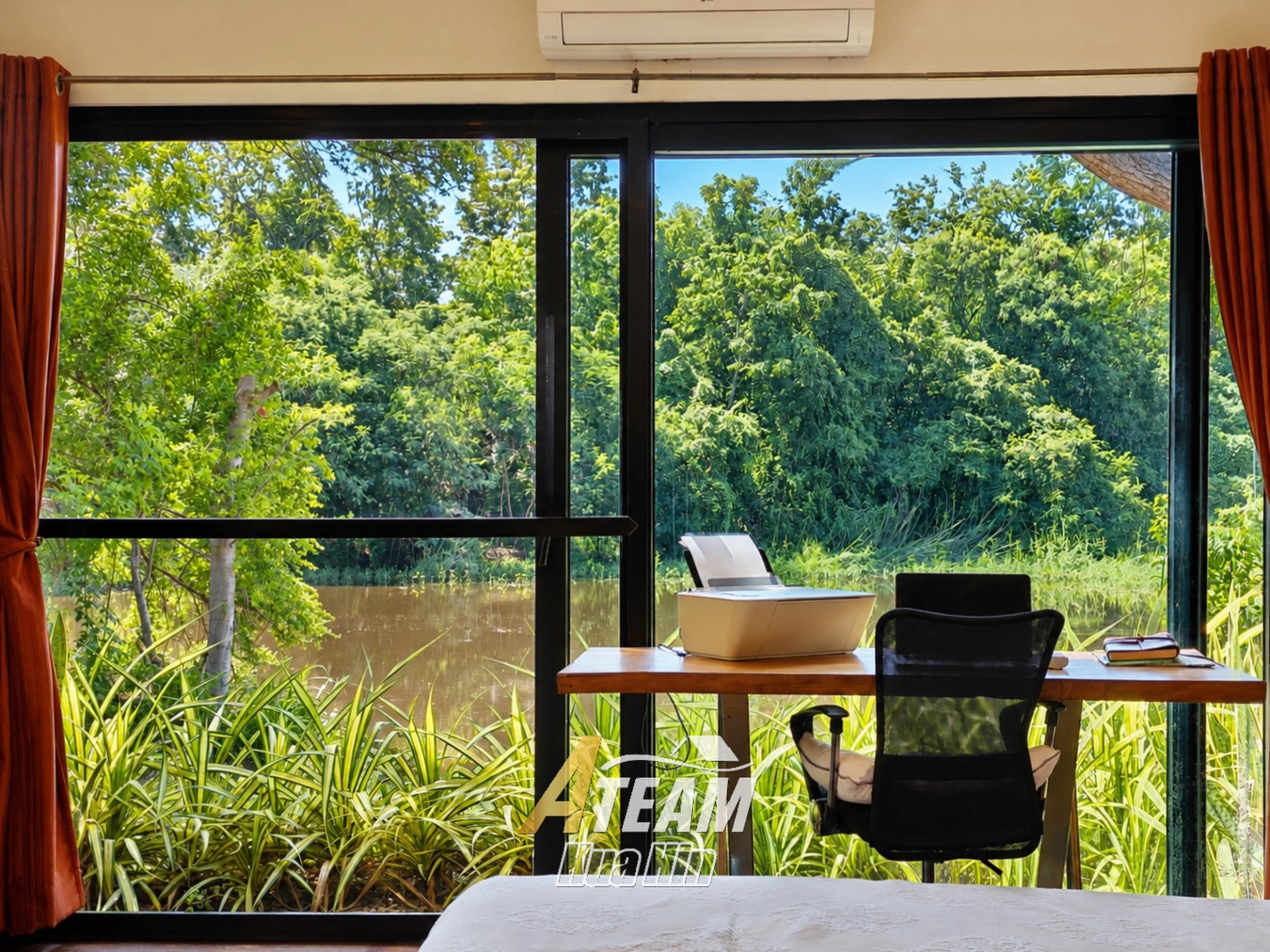 Villa exceptionnelle avec piscine au bord d'un lac, entourée par la nature