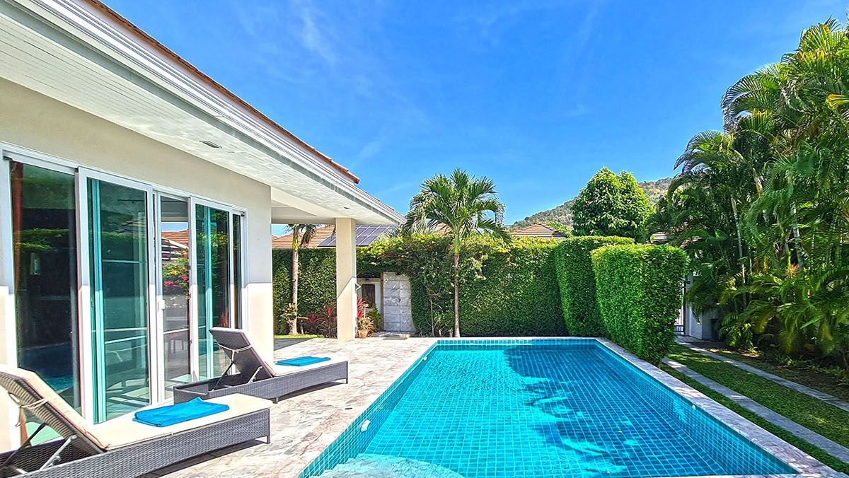 Pool-villa-For-Sale-Hua-Hin-Red-moutain-water-side-poolview
