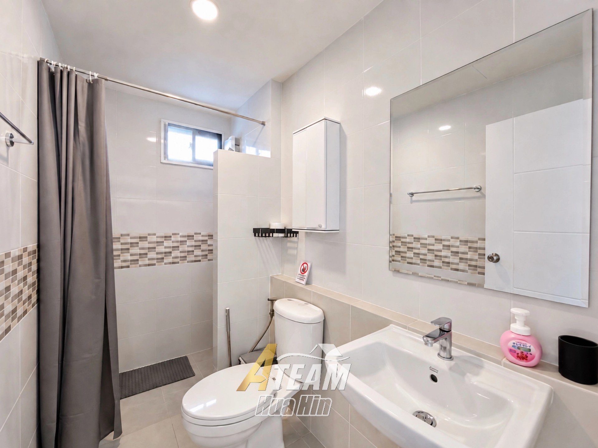 Villa de 2 chambres avec piscine, panneaux solaires et sauna, comme neuve