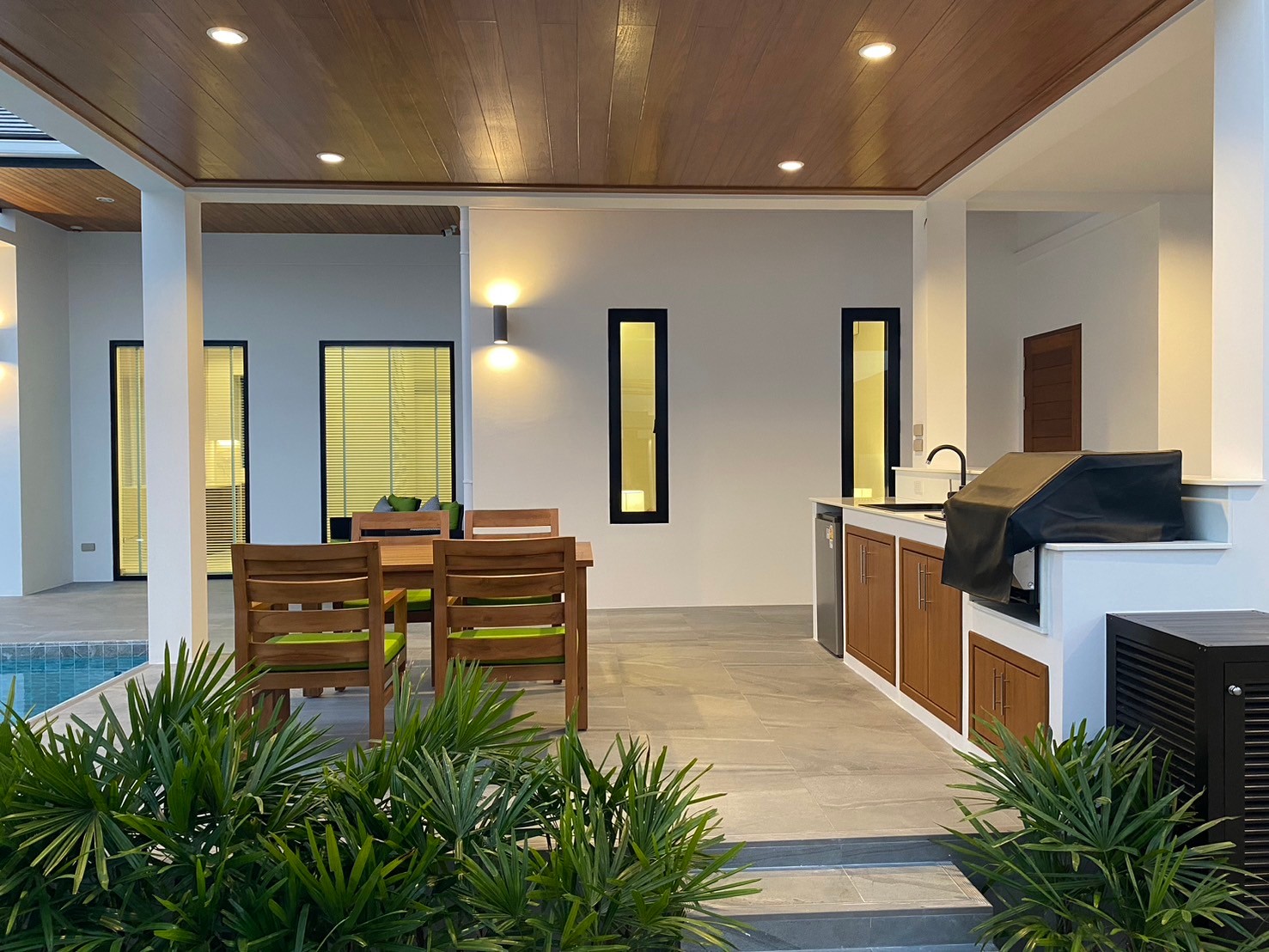 Villa moderne avec 3 chambres et piscine près de Soi 102 et de Pineapple Valley Golf Club