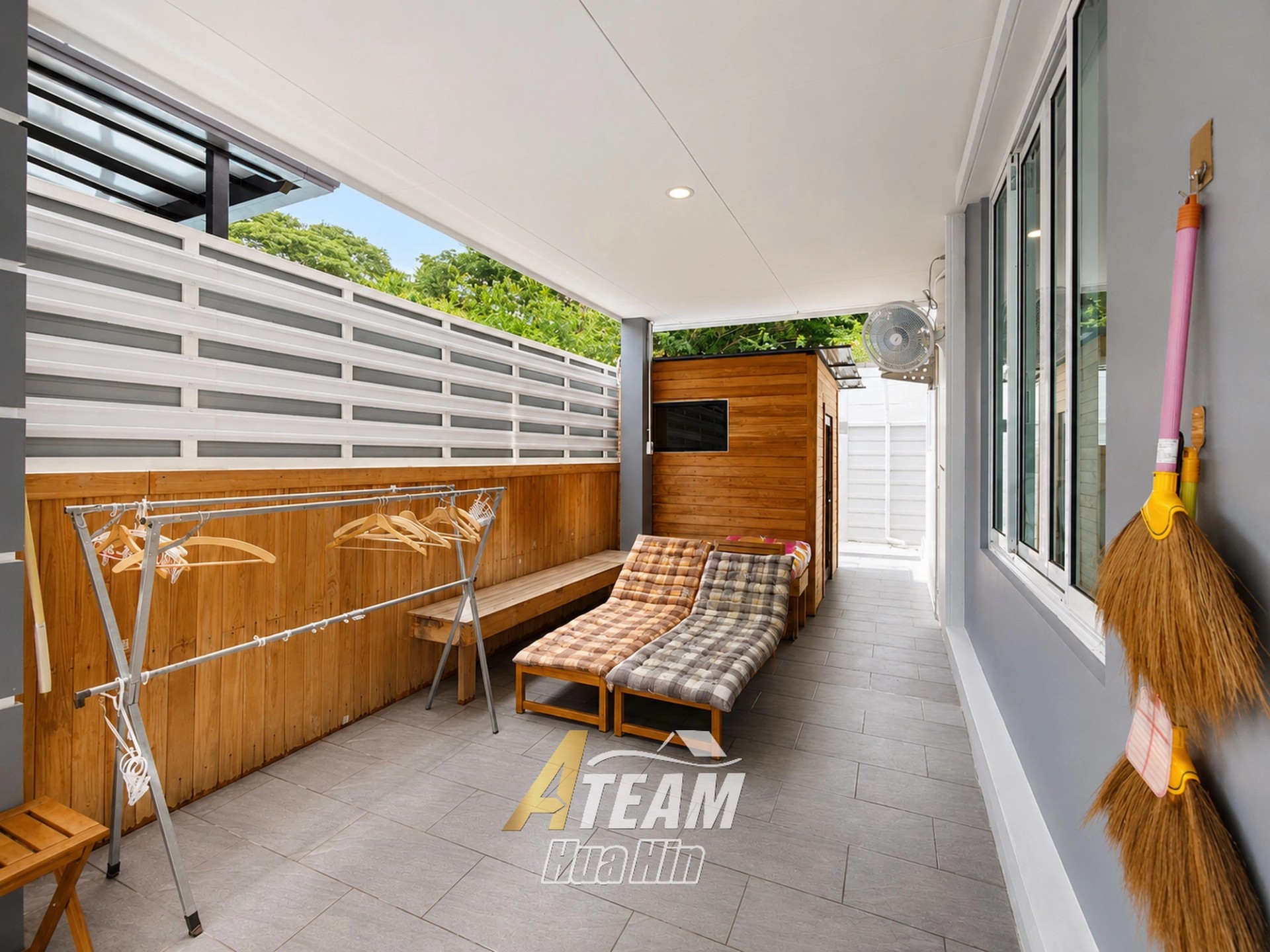 Villa de 2 chambres avec piscine, panneaux solaires et sauna, comme neuve
