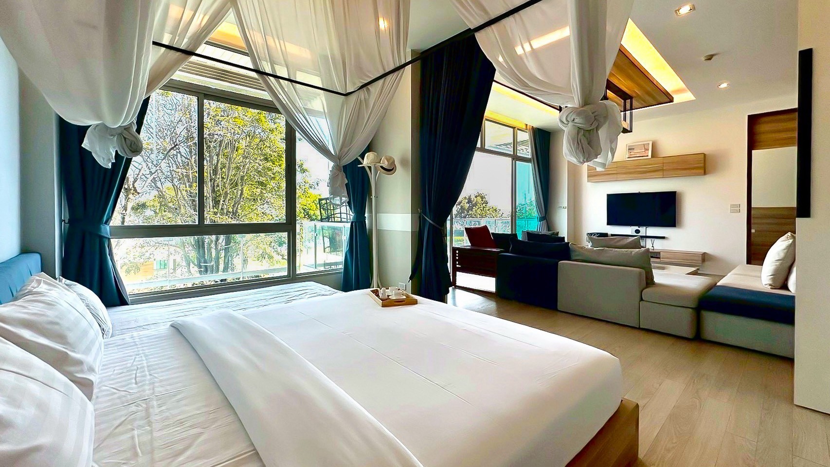 Condo de luxe de 3 chambres en bord de mer à vendre à Wan Vayla Hua Hin, Khao Tao