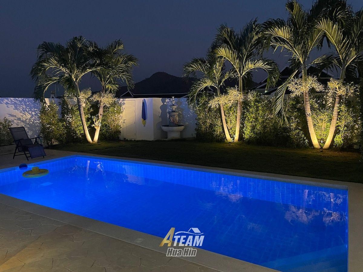 Villa de luxe avec piscine et 3 chambres à vendre à Falcon Hill, Soi 102
