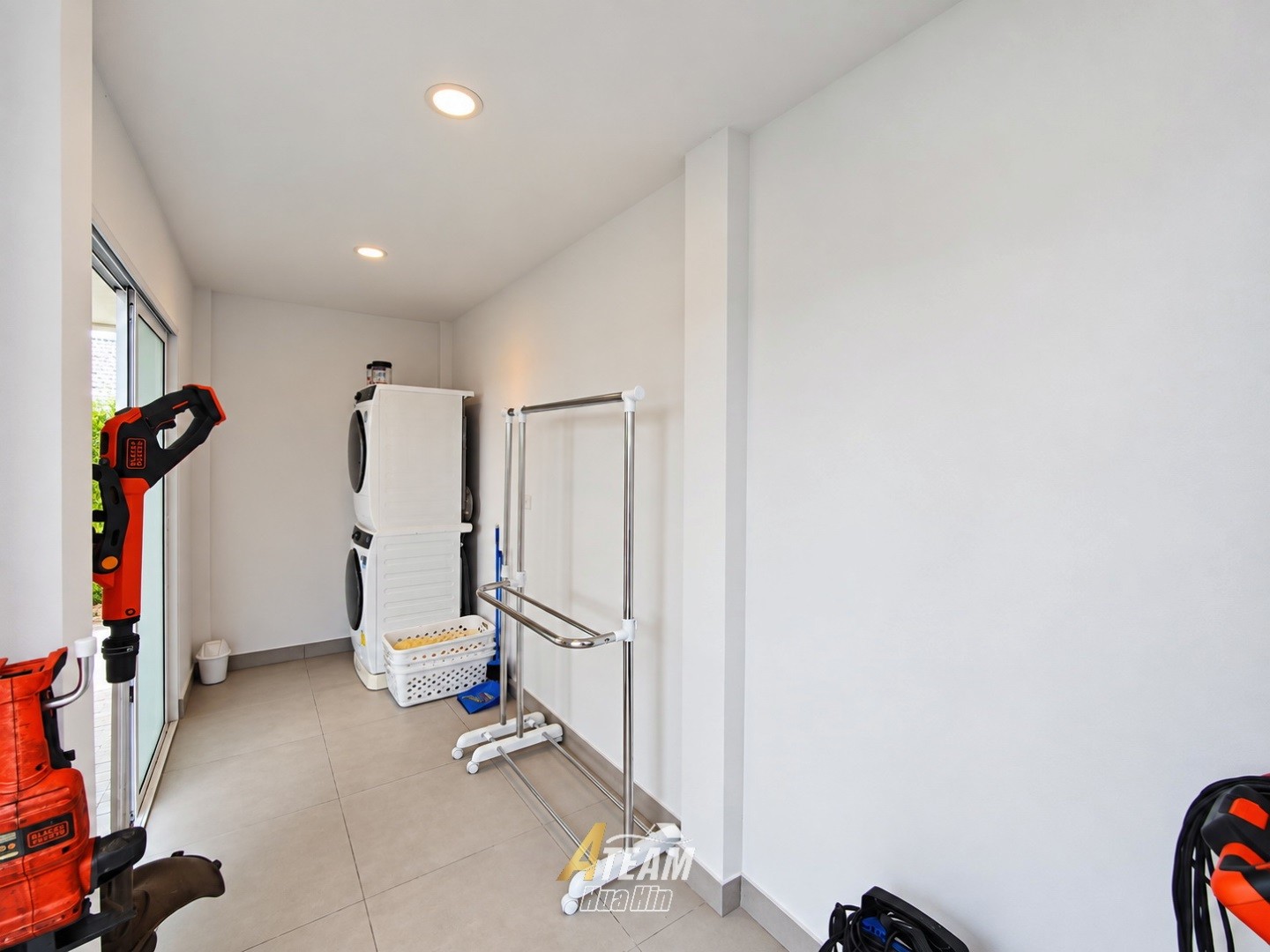 Villa de 3 chambres avec piscine, comme neuve