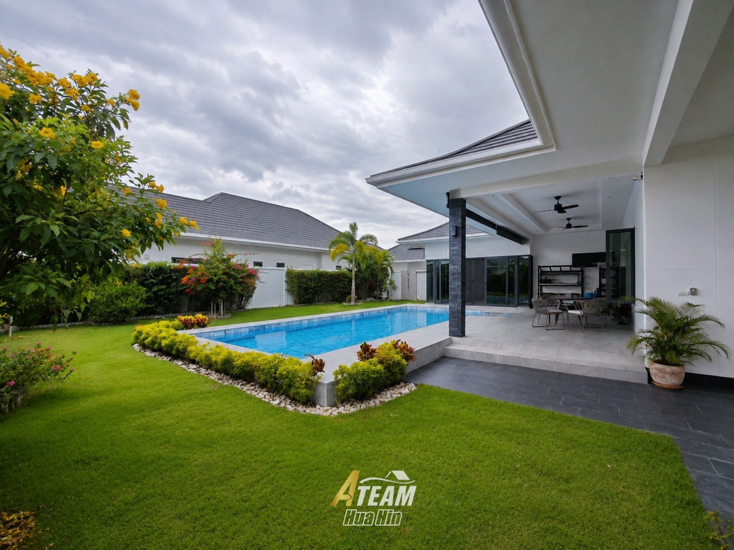 Villa moderne de 3 chambres avec piscine à Aria 2