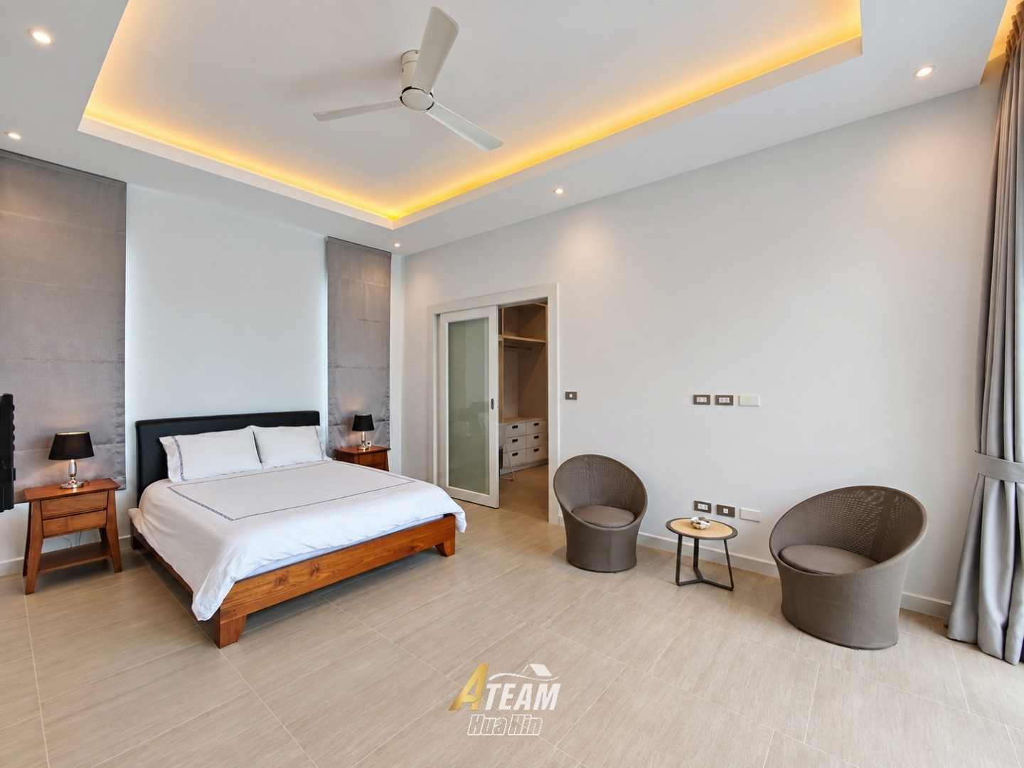 Villa de 3 chambres avec piscine, comme neuve