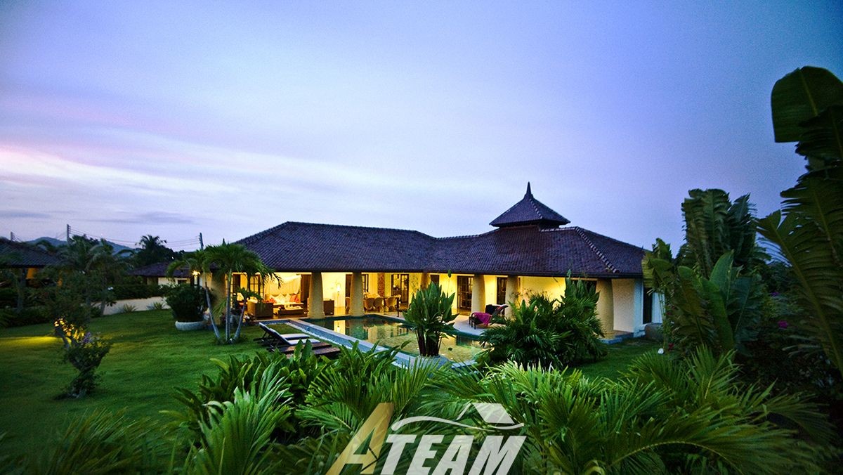 Bali-style-pool-villa-soi-114-for-sale-hua-hin-night-viewl-2