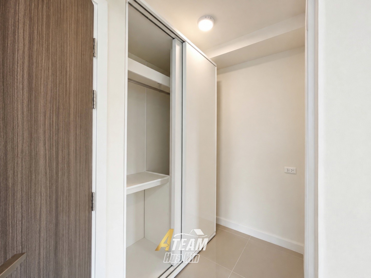 Appartement neuf de 2 chambres à coucher dans Soi 94