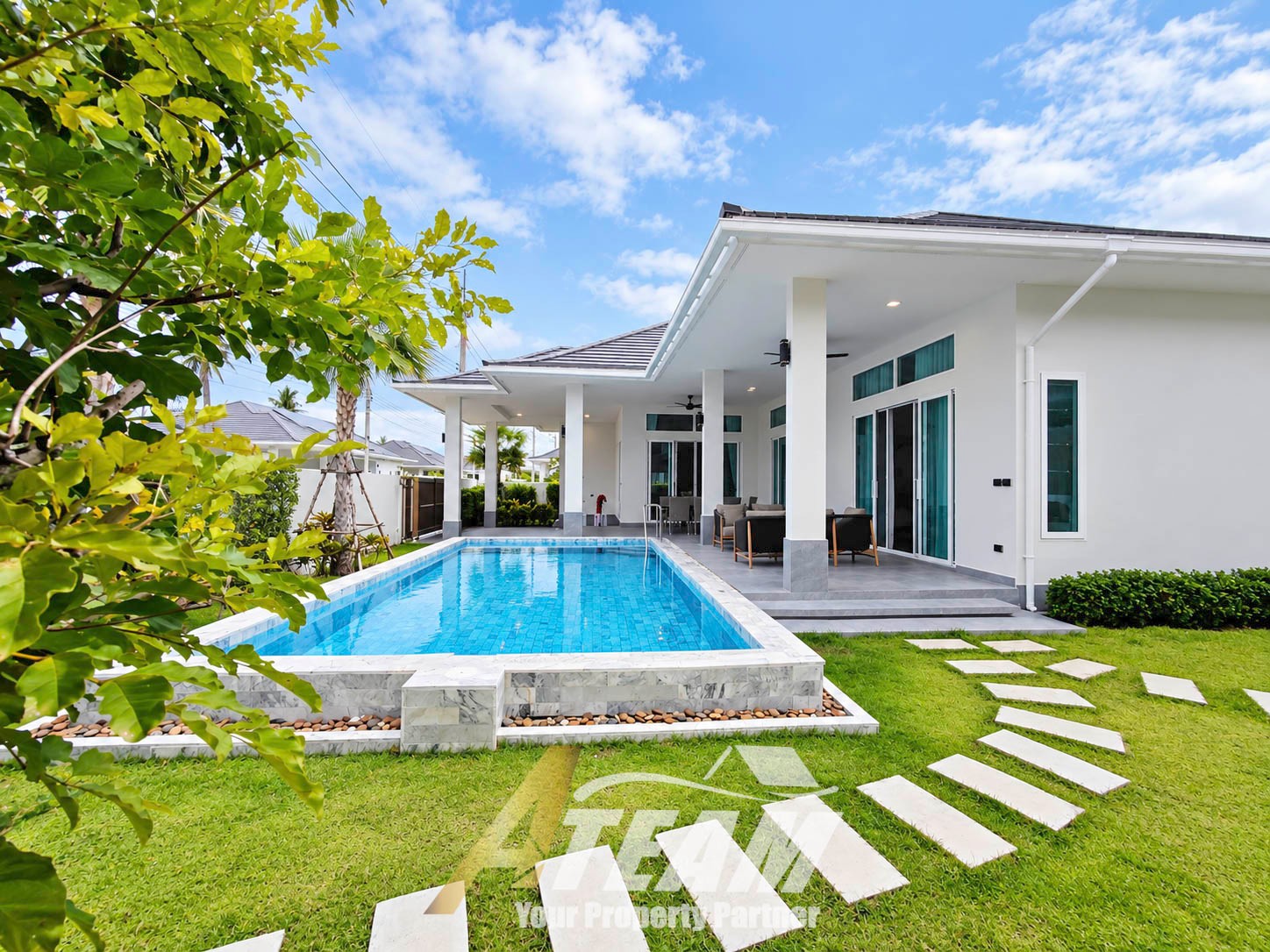 Villa de luxe à CoCo 88 – Spacieuse maison de 271 m² | 65 000 THB/mois