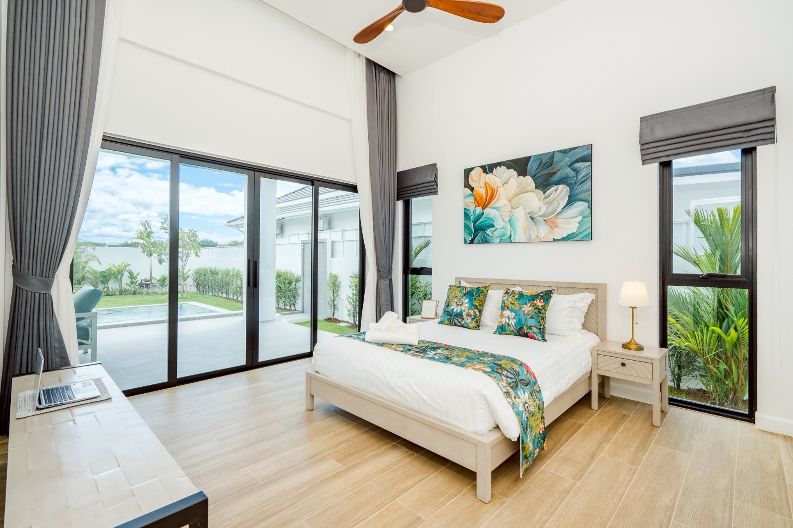 Villa de luxe avec 3 chambres, 3 salles de bains et piscine à vendre à Hua Hin Soi 112