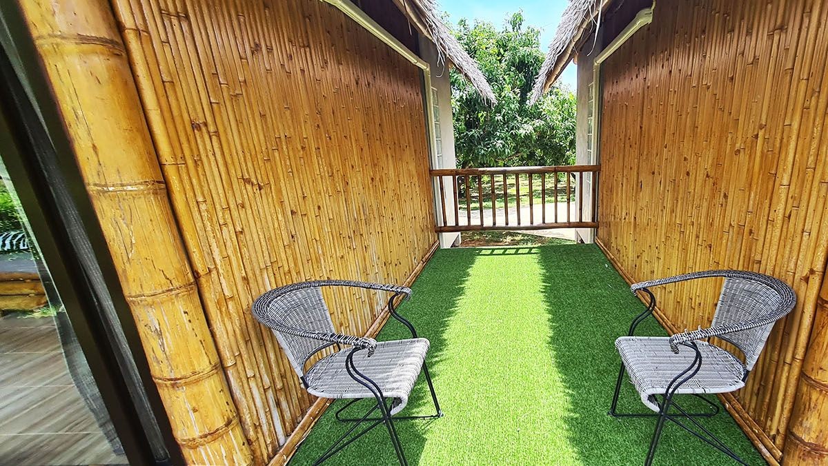 mango-resort-for-sale-sam-roi-yod-guesthous-patio
