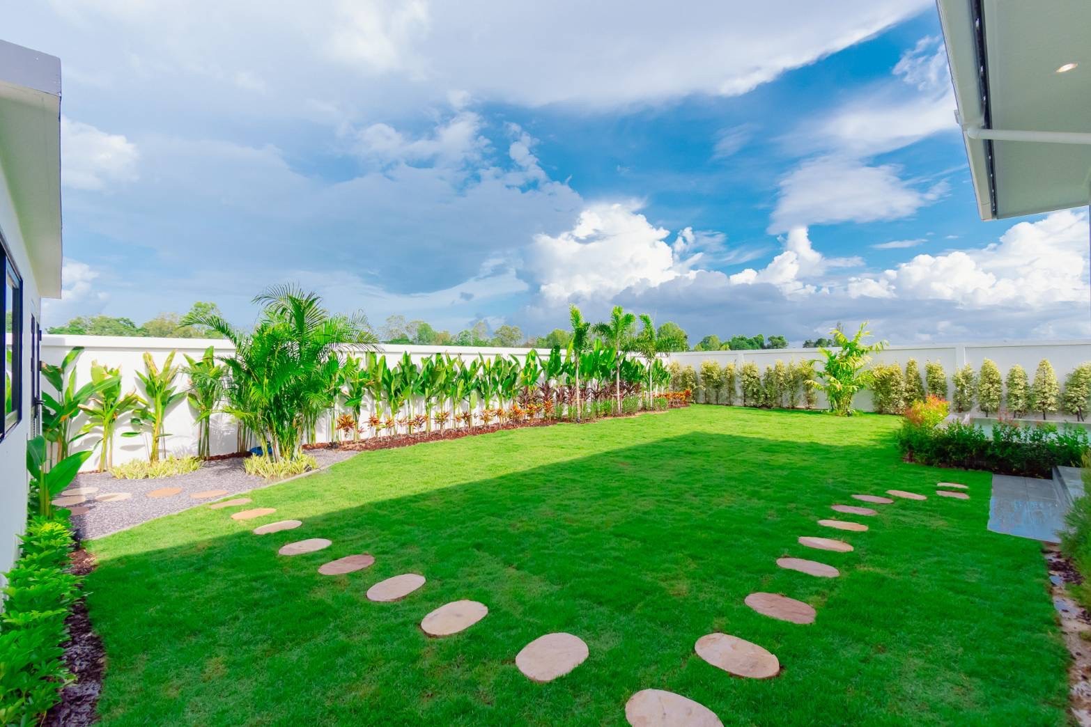 Villa privée avec piscine, 3 chambres et 3 salles de bains, au design élégant