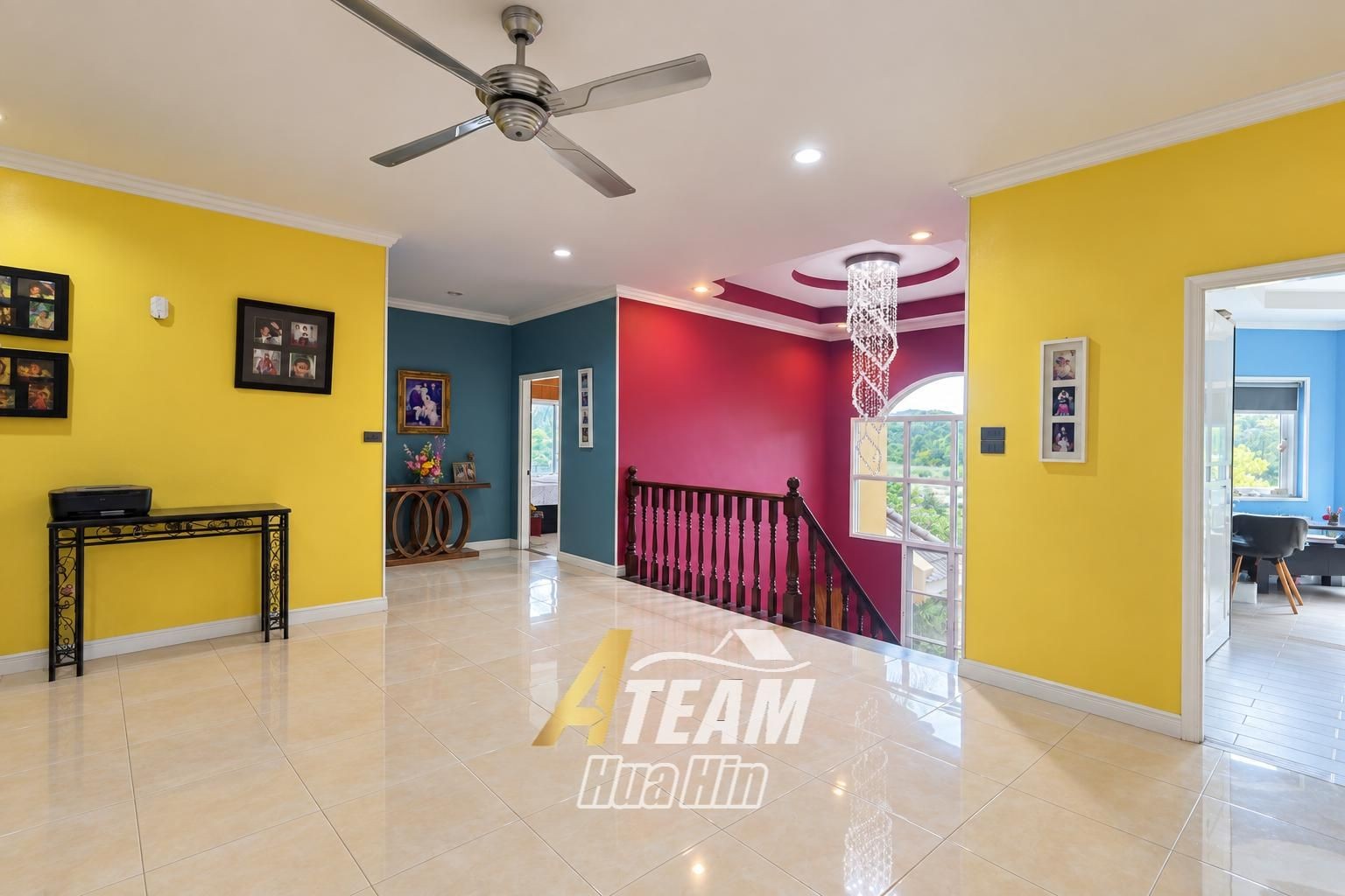 Maison spacieuse de 4 chambres avec maison d'amis et salle de sport à vendre