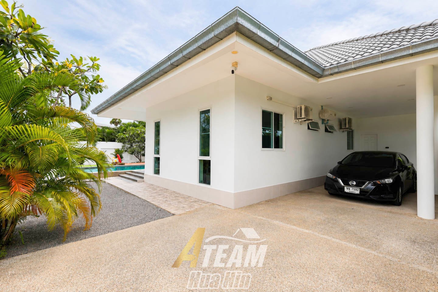 Villa avec piscine privée de 3 chambres sur un grand terrain de 800 Sq.m. | Pak Nam Pran, Pranburi