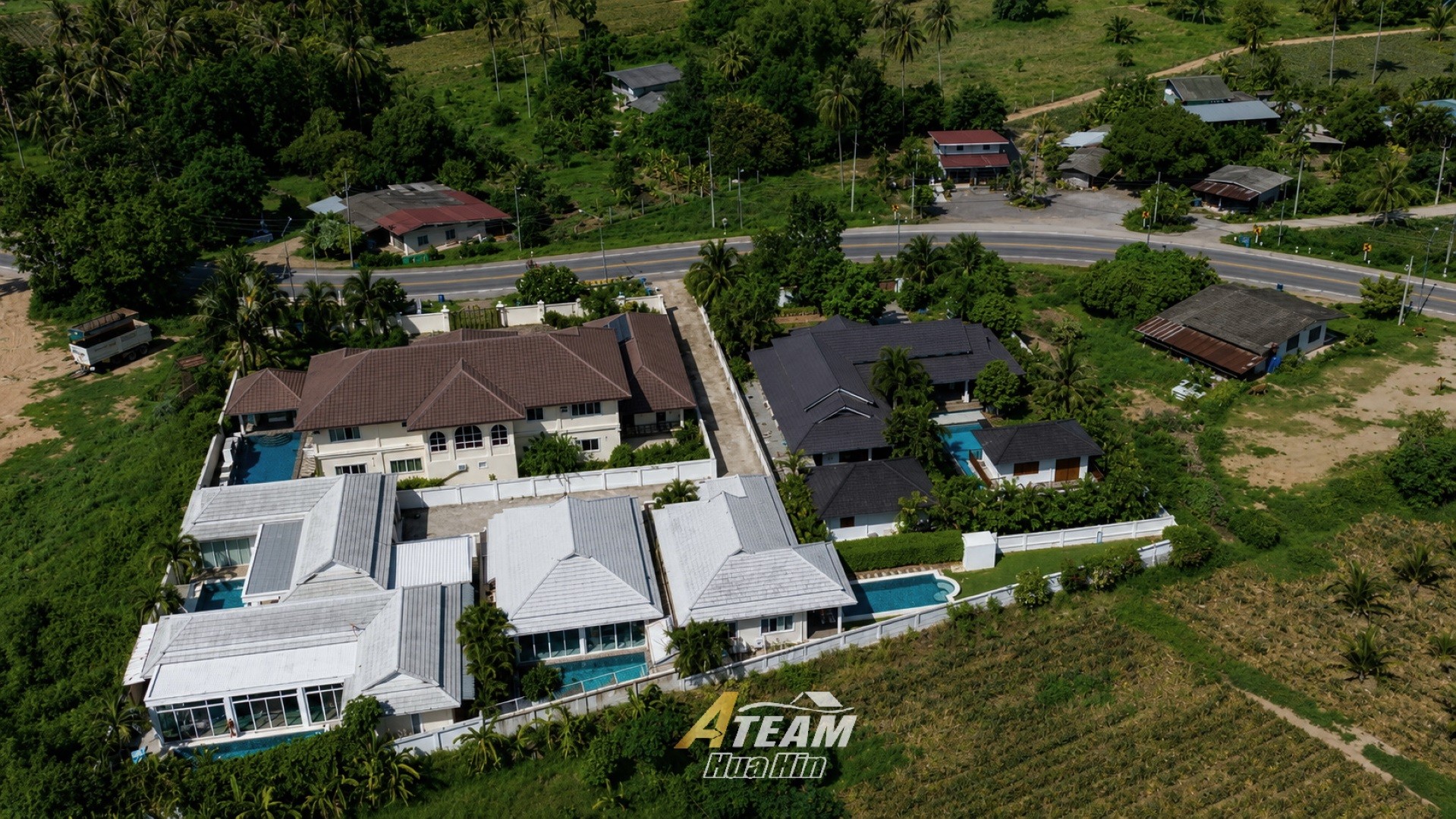 Villa avec piscine élégante de 2 chambres offrant une vue sur les champs d’ananas – Wang Pong, Pranburi