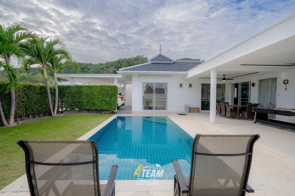 Villa de luxe avec piscine et 3 chambres à vendre à Falcon Hill, Soi 102