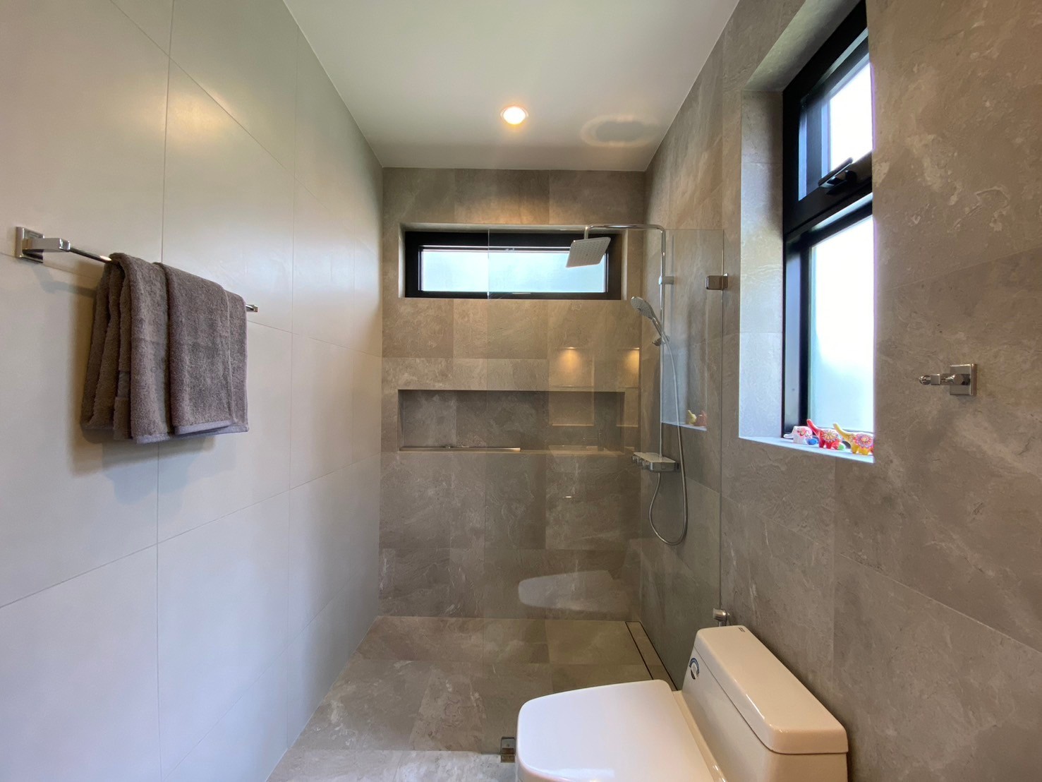 Villa moderne avec 3 chambres et piscine près de Soi 102 et de Pineapple Valley Golf Club