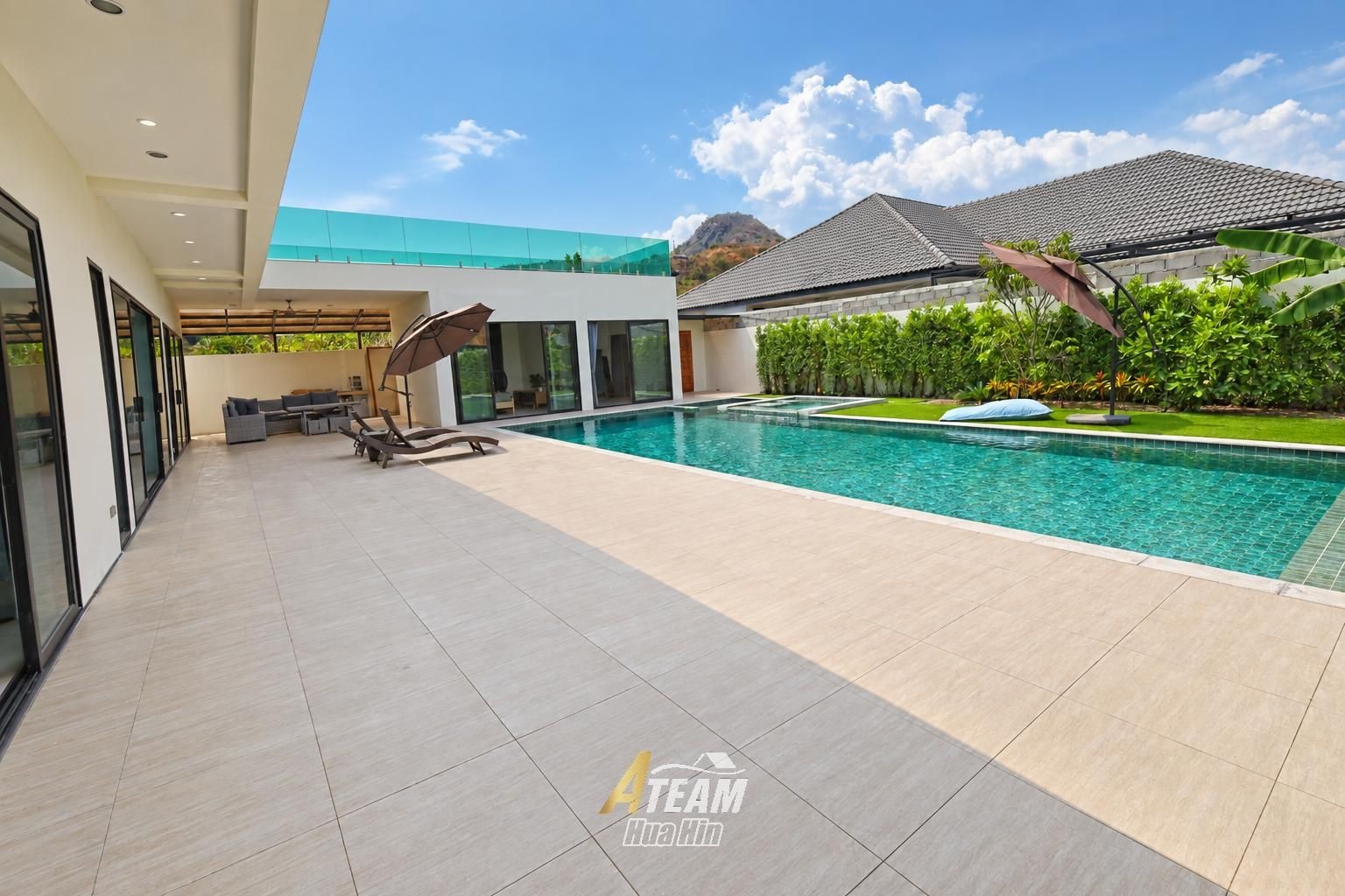 Intelligente, moderne et immense – sur Soi 116 au centre de Hua Hin !
