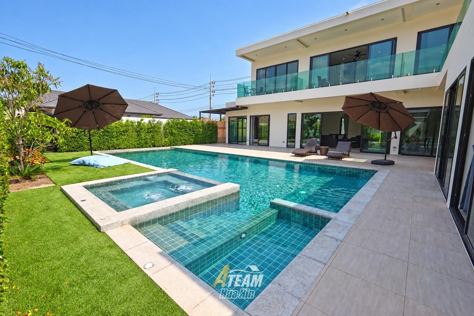 Intelligente, moderne et immense – sur Soi 116 au centre de Hua Hin !