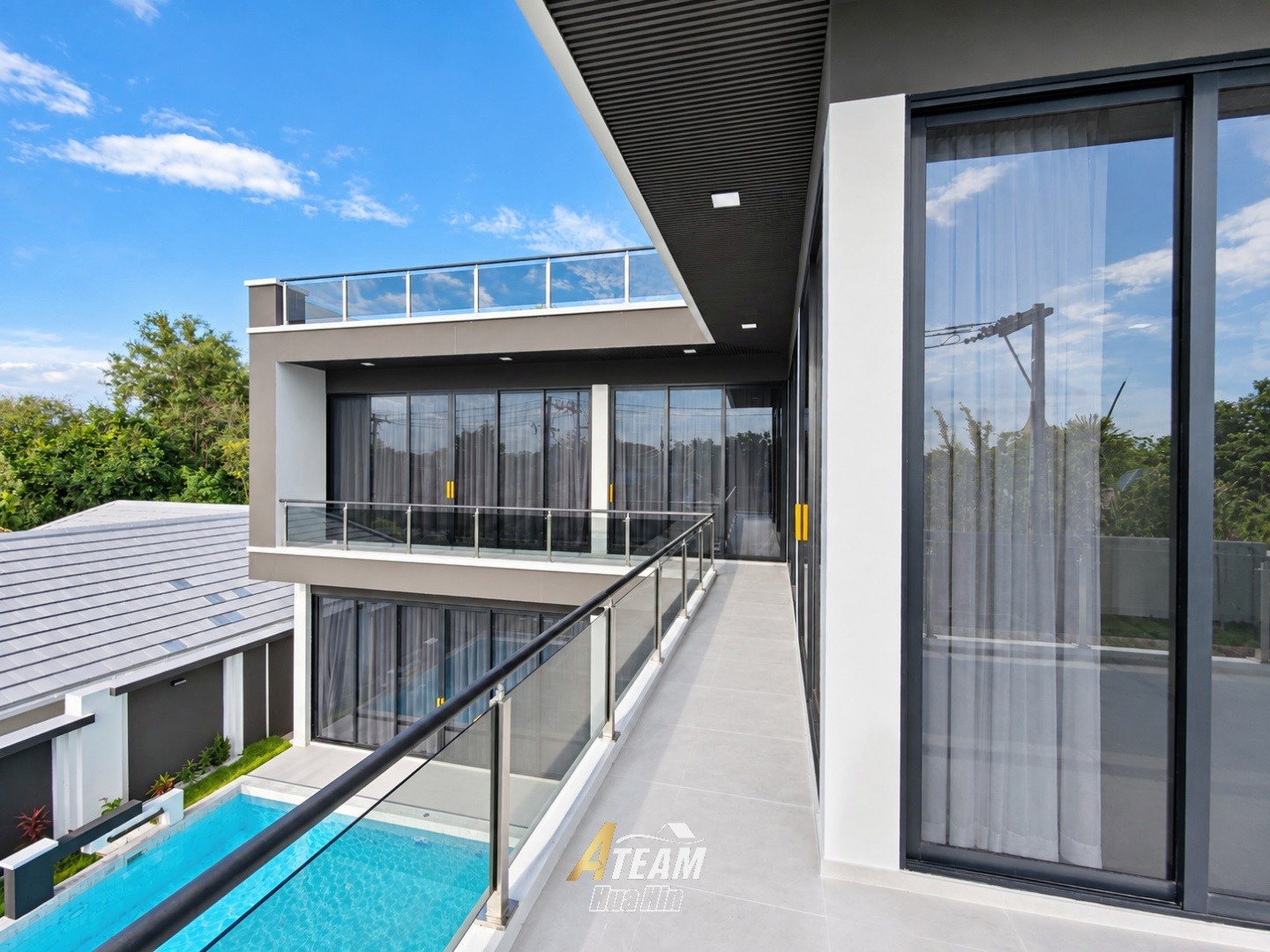 Villa contemporaine exceptionnelle de 4 chambres à Nong Khon