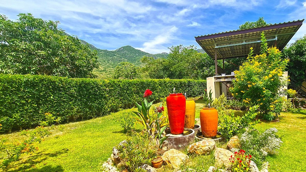 mango-resort-for-sale-sam-roi-yod-view-garden2