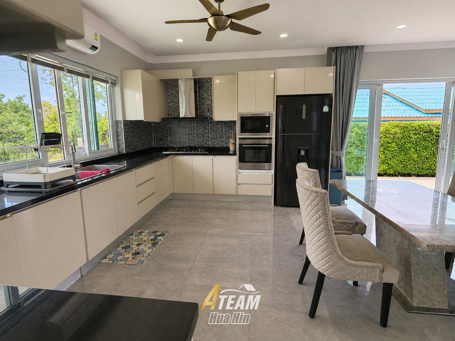 Villa avec piscine de 3 chambres et vue sur les montagnes à Khao Tao, Hua Hin – THB 8.95 Million