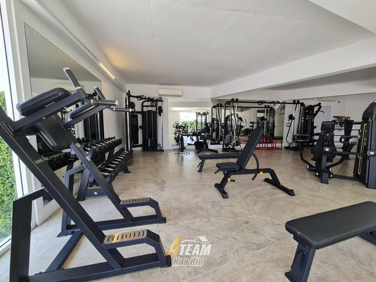 Villa de luxe avec piscine et 3 chambres à vendre à Falcon Hill, Soi 102