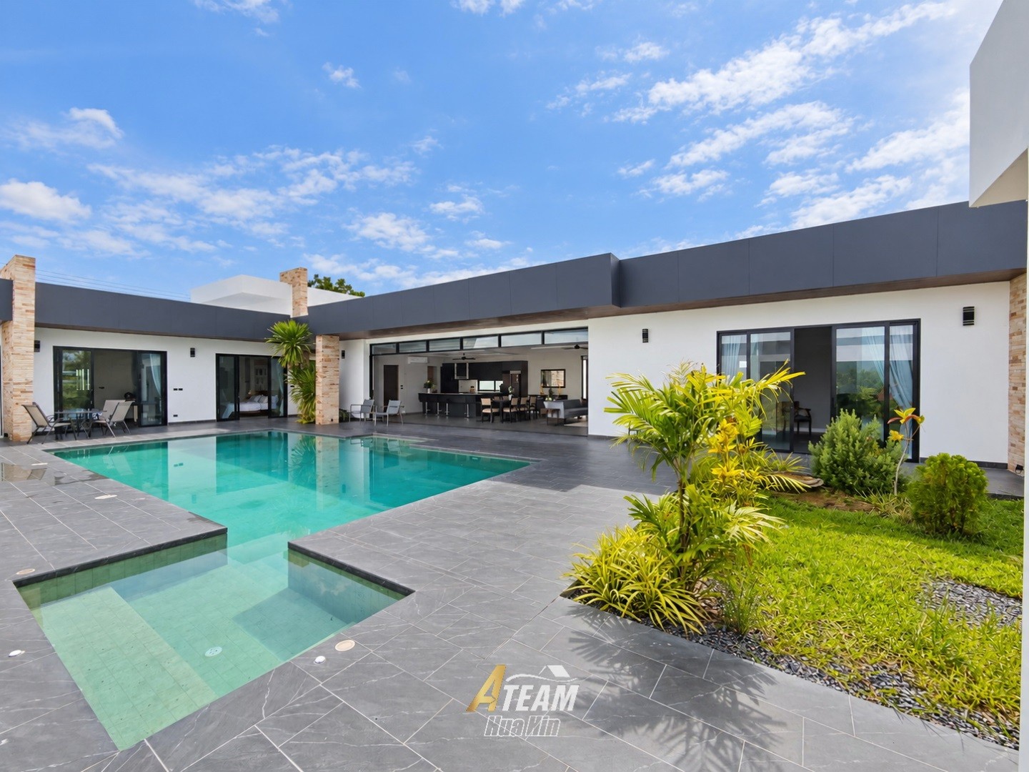 Magnifique villa moderne neuve avec piscine