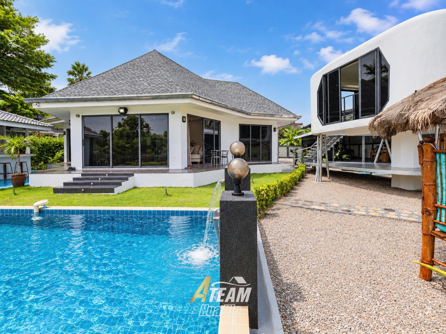 Villa privée avec piscine en bord de rivière et vaste terrain à Pranburi