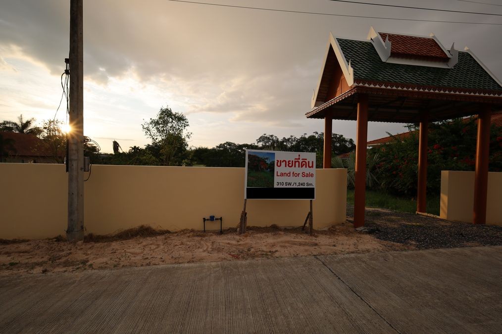 img_lakefront land for sale near black mountain Hua Hin1