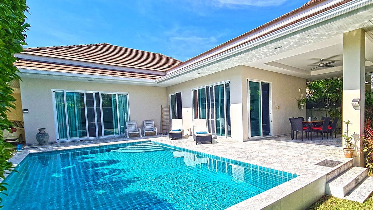 Pool-villa-For-Sale-Hua-Hin-Red-moutain-water-swimmingpool4