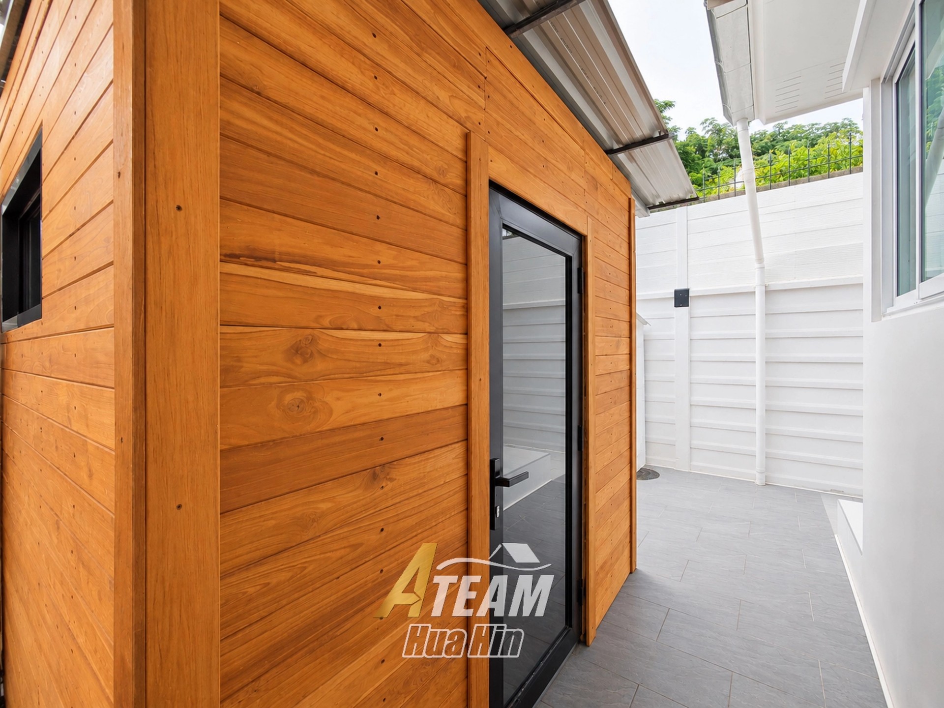 Villa de 2 chambres avec piscine, panneaux solaires et sauna, comme neuve