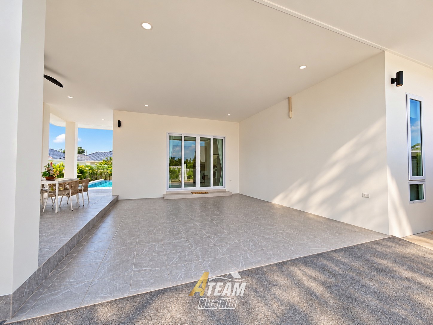 Villa neuve de 3 chambres avec piscine à vendre à Hua Hin Soi 88