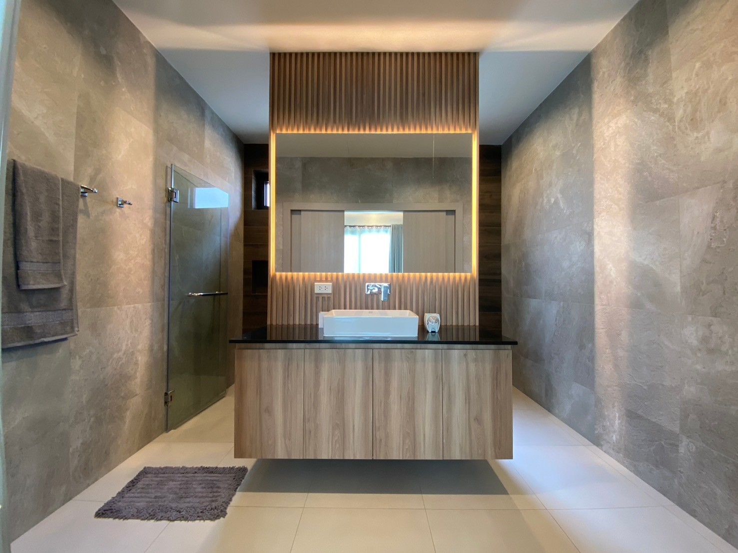Villa moderne avec 3 chambres et piscine près de Soi 102 et de Pineapple Valley Golf Club