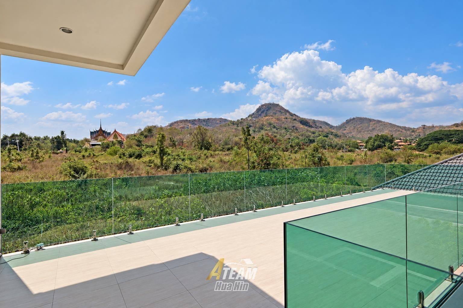 Intelligente, moderne et immense – sur Soi 116 au centre de Hua Hin !