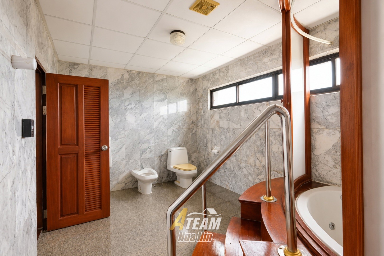 Penthouse de 4 chambres à vendre au Cha-Am Grand Condotel