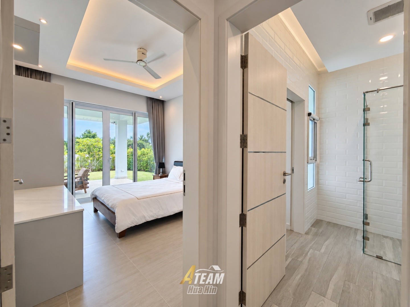 Villa de 3 chambres avec piscine, comme neuve