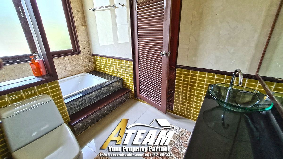 Lakeside-poolvilla-for-sale-hua-hin-Takiap-lake-walking-bathroom6
