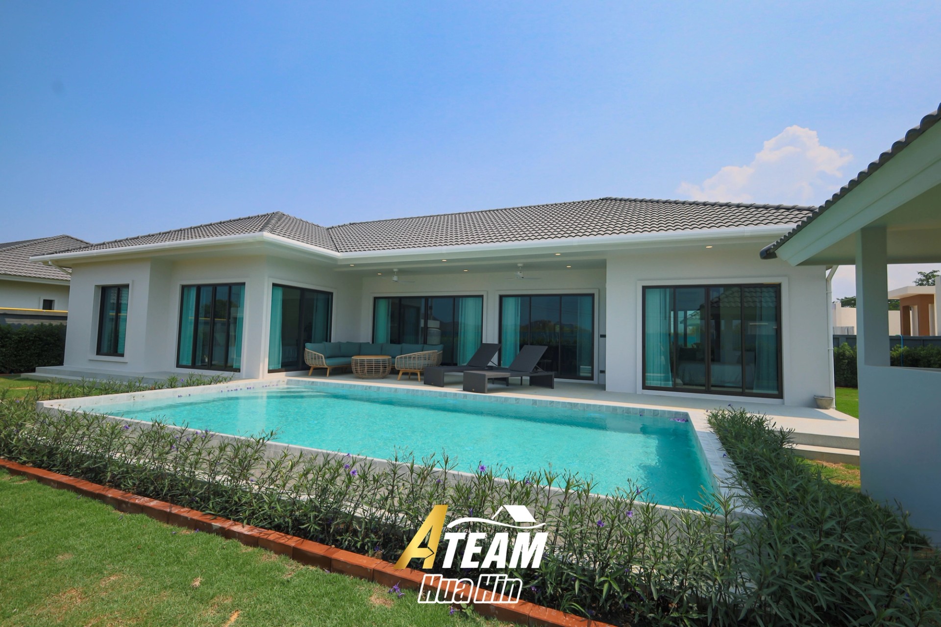 Villa moderne avec piscine de 3 chambres à La Vallee Raintree Residence, Thap Tai