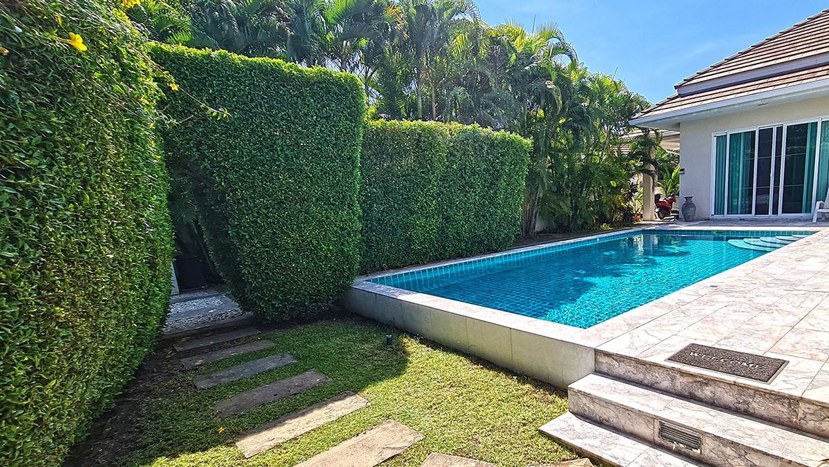 Pool-villa-For-Sale-Hua-Hin-Red-moutain-water-side-garden1