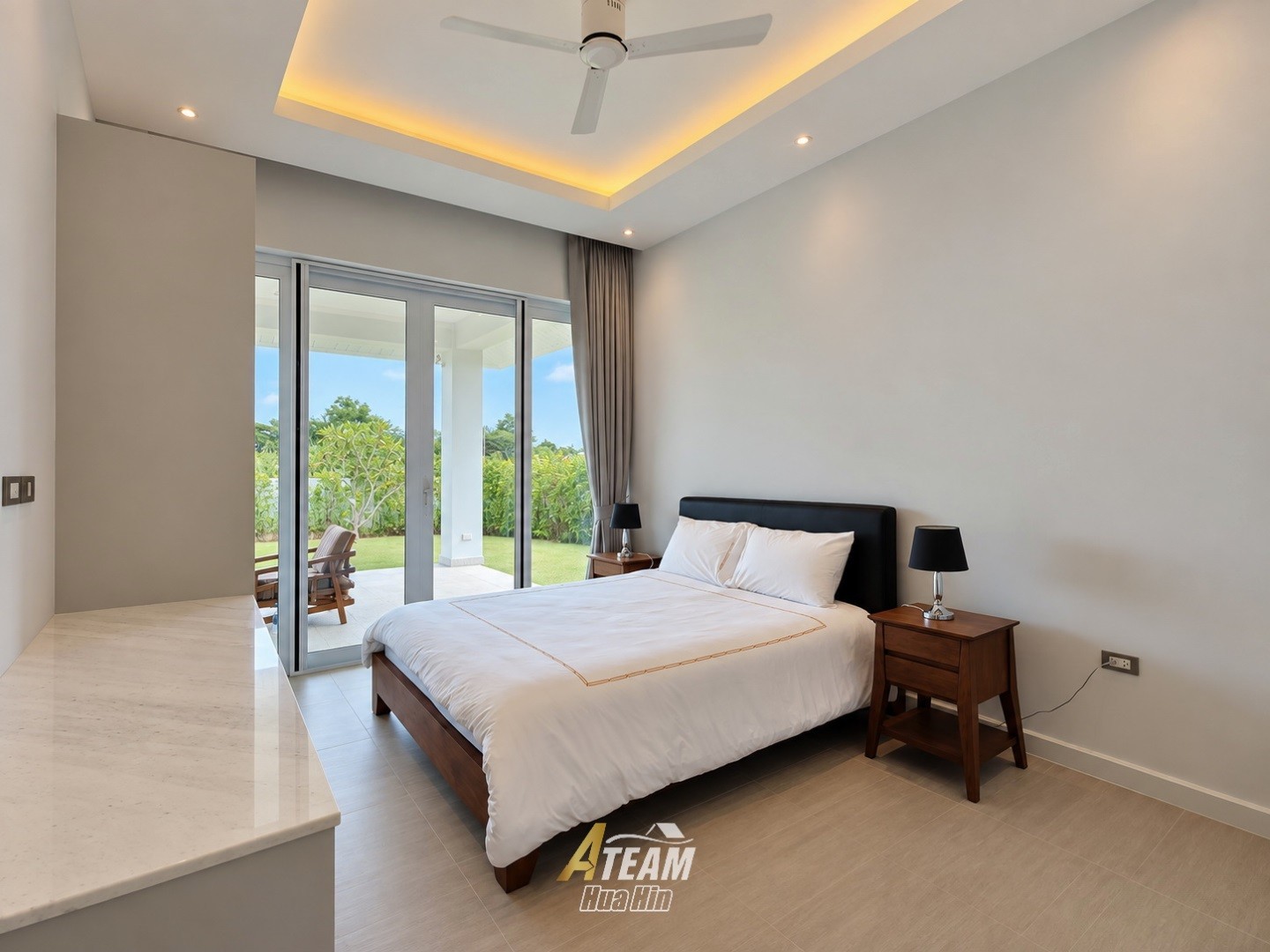 Villa de 3 chambres avec piscine, comme neuve