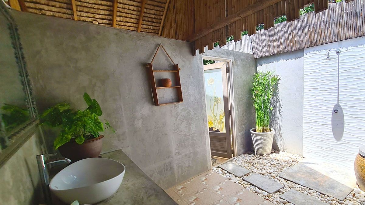 mango-resort-for-sale-sam-roi-yod-view-common-bathroom