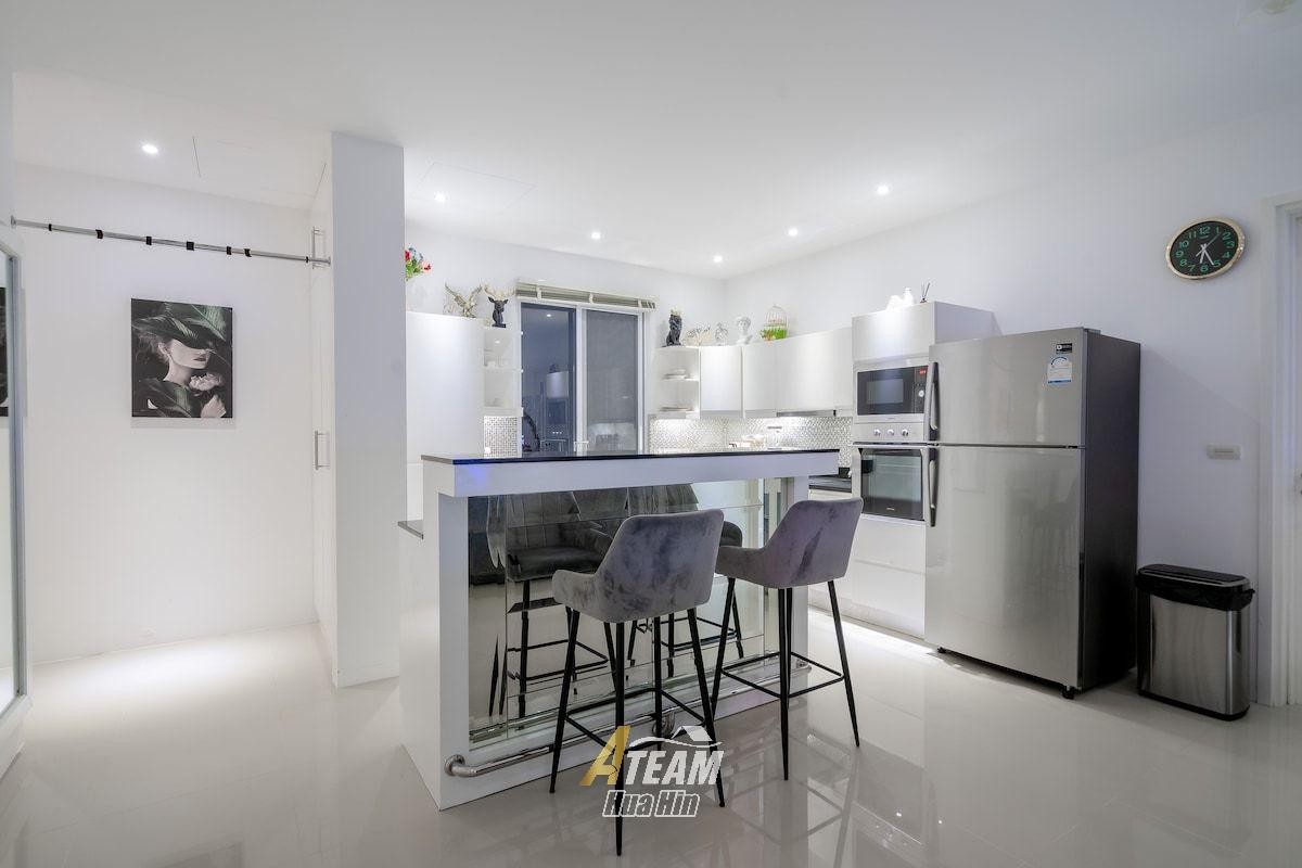 Villa de luxe avec piscine et 3 chambres à vendre à Falcon Hill, Soi 102
