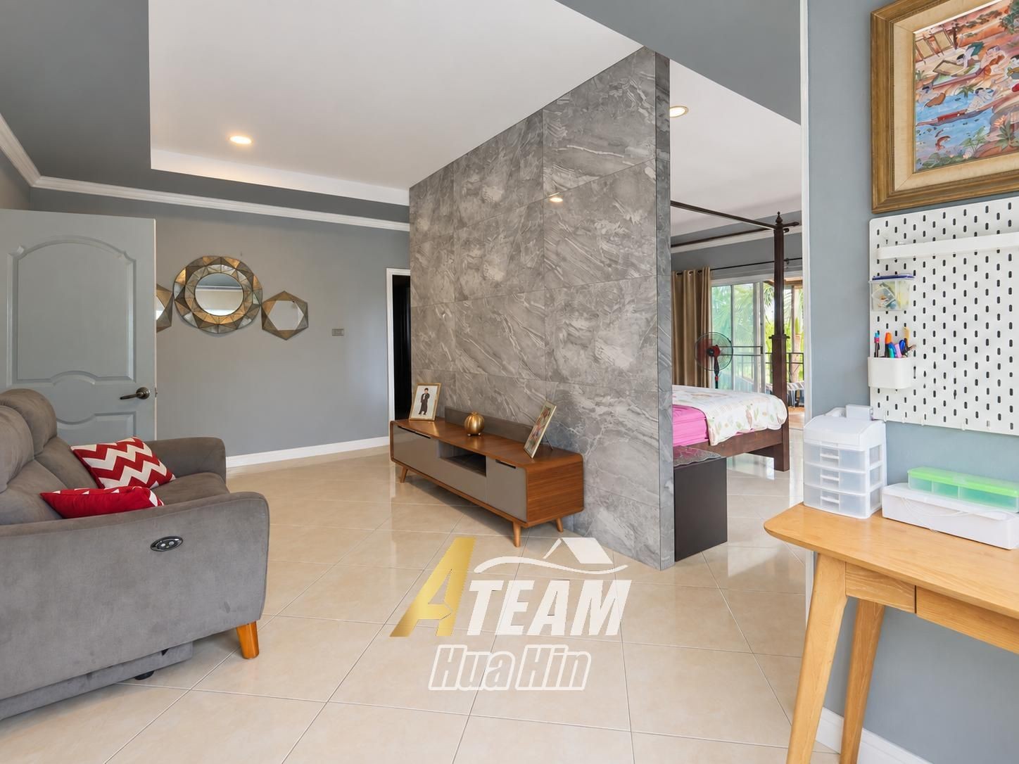 Maison spacieuse de 4 chambres avec maison d'amis et salle de sport à vendre