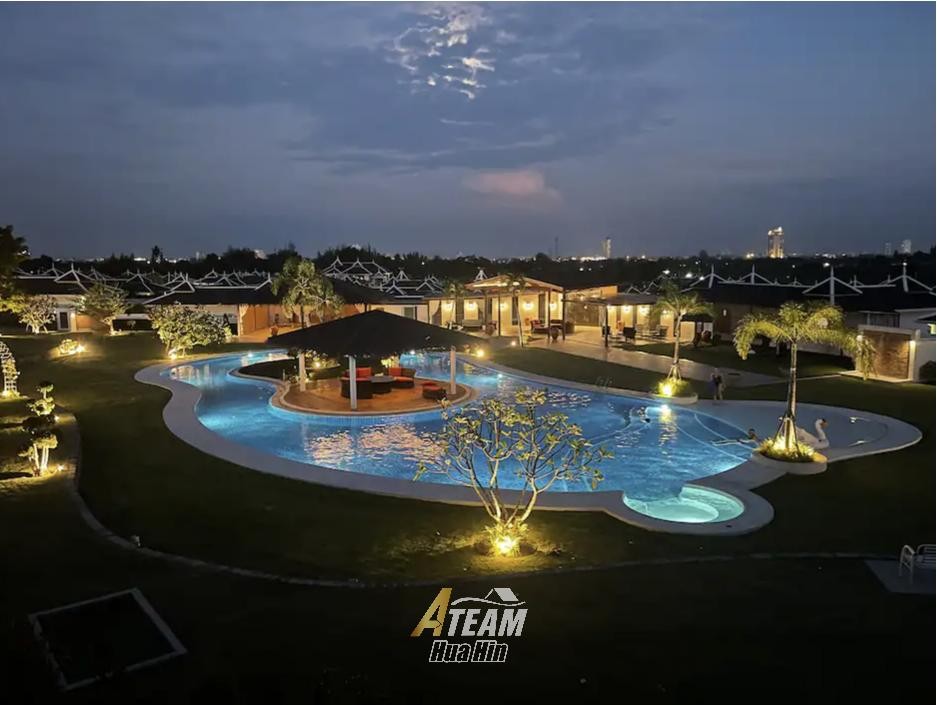 Villa de luxe avec piscine et 3 chambres à vendre à Falcon Hill, Soi 102